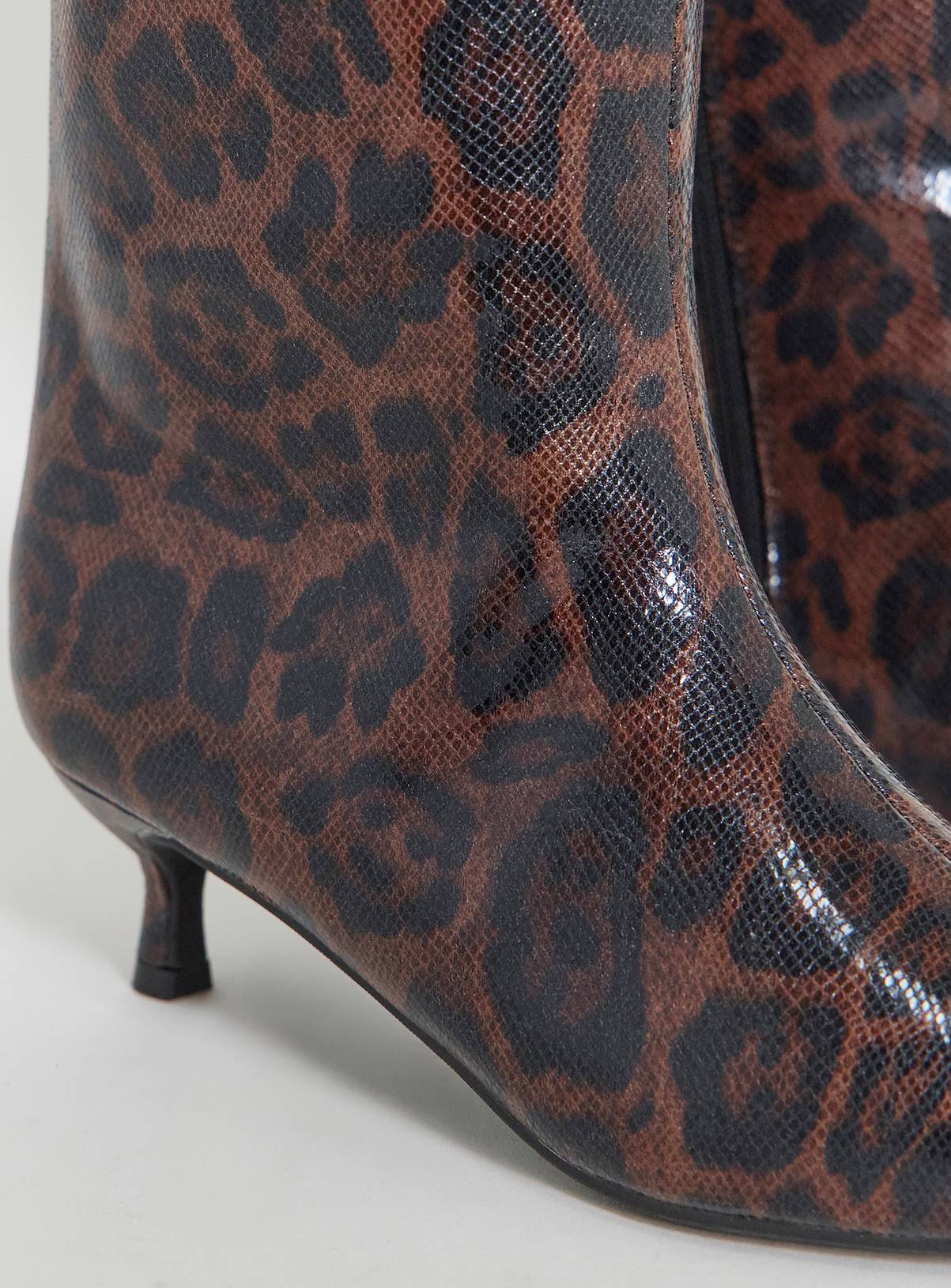 SIMPLY BE Kitten Heel Straight Boots Extra Wide Fit 5 - Image 4